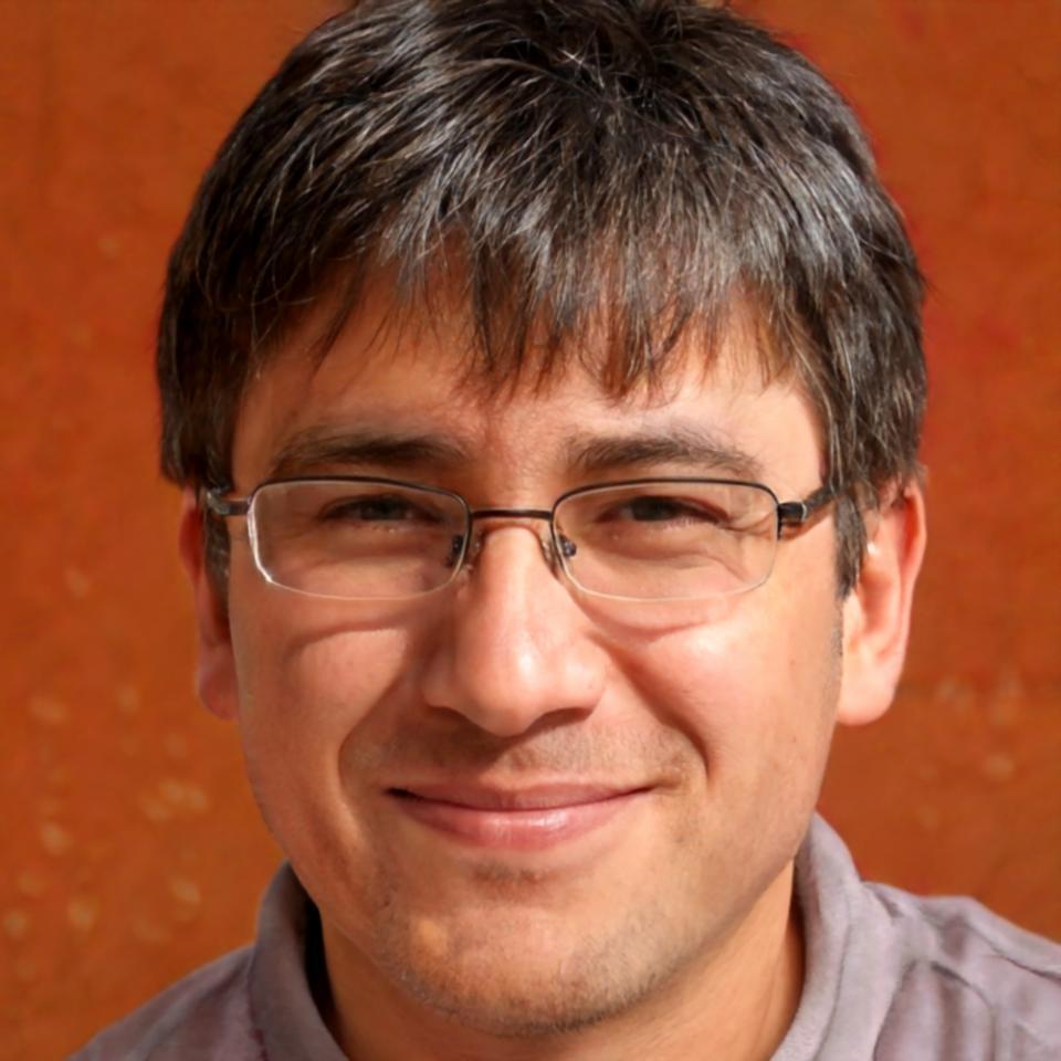 Senior instructor specializing in network security